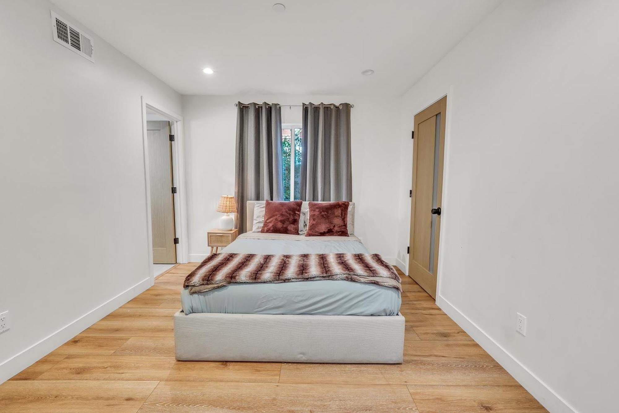 Luxurious Townhome W/3 Master Suites Gated Parking ลอสแอนเจลิส ภายนอก รูปภาพ