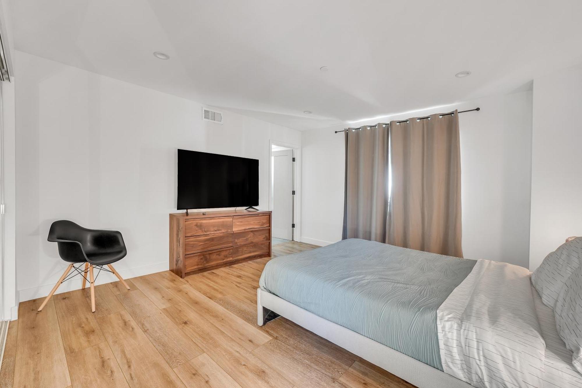 Luxurious Townhome W/3 Master Suites Gated Parking ลอสแอนเจลิส ภายนอก รูปภาพ