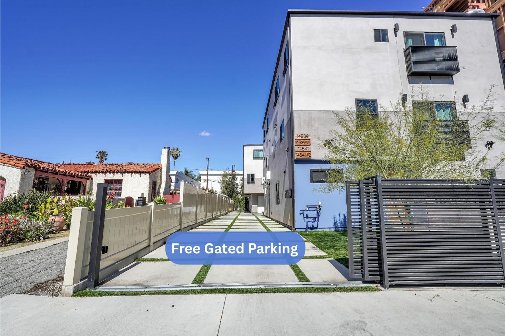 Luxurious Townhome W/3 Master Suites Gated Parking ลอสแอนเจลิส ภายนอก รูปภาพ