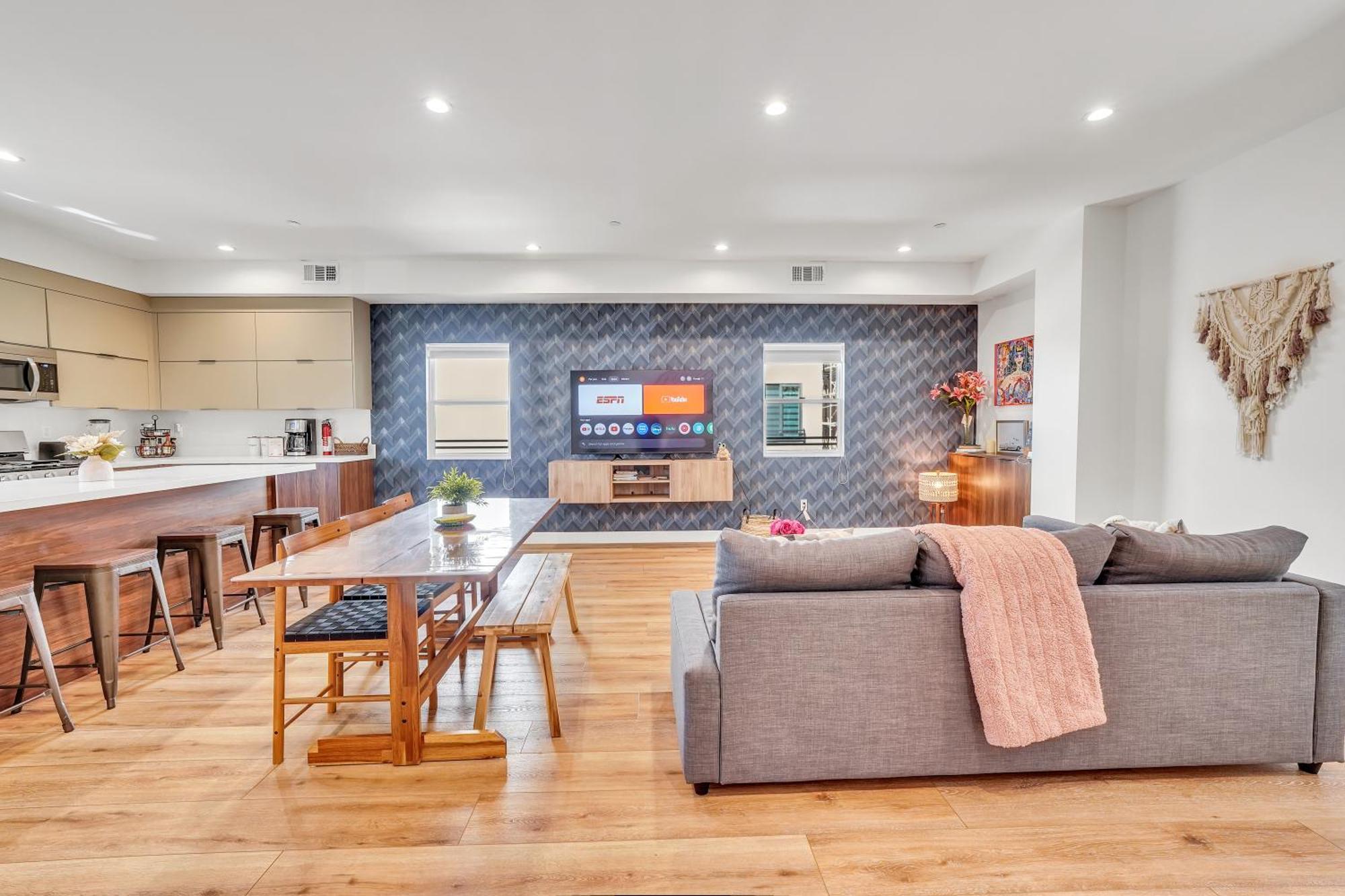 Luxurious Townhome W/3 Master Suites Gated Parking ลอสแอนเจลิส ภายนอก รูปภาพ